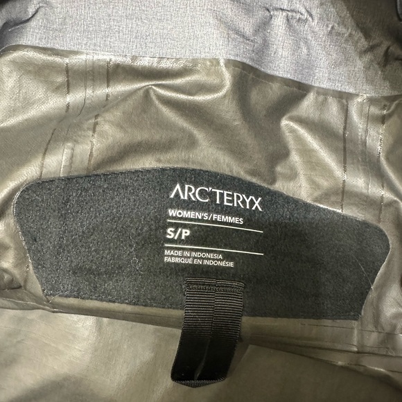 Arc'teryx Beta Jacket Gore-Tex Windbreaker Active Outdoor Winter Coat Sz S - Picture 9 of 12